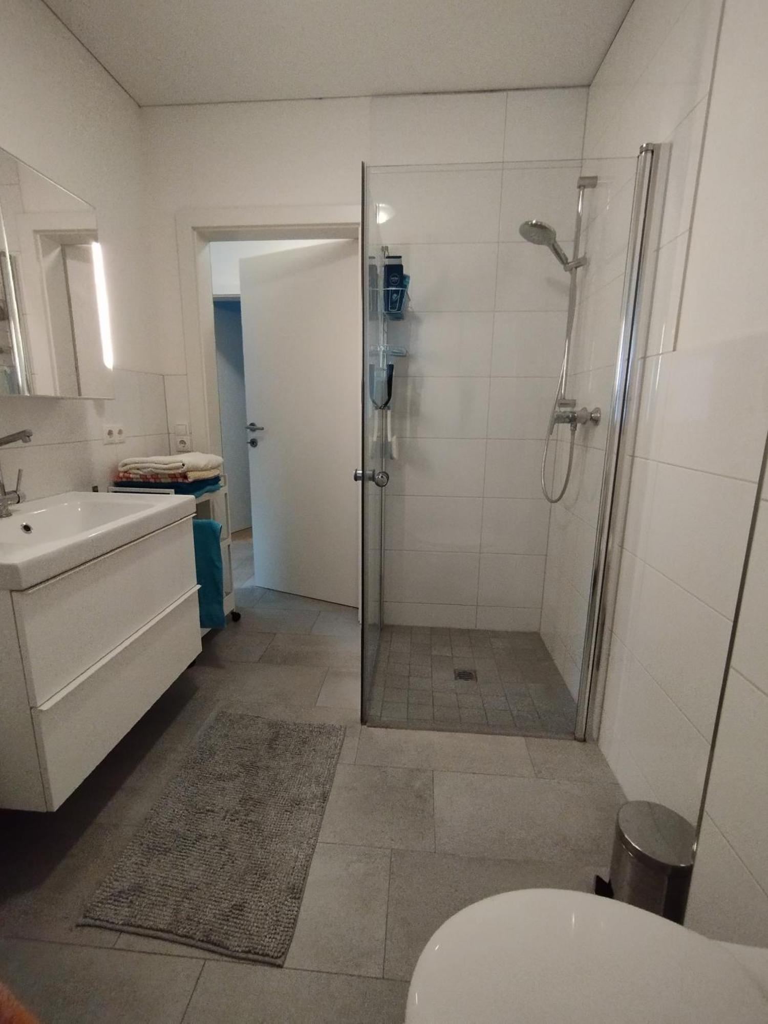 Crown Living Design Apartment - Gratis Parkplatz - Wlan - Kueche - Self Check-In Altach Luaran gambar